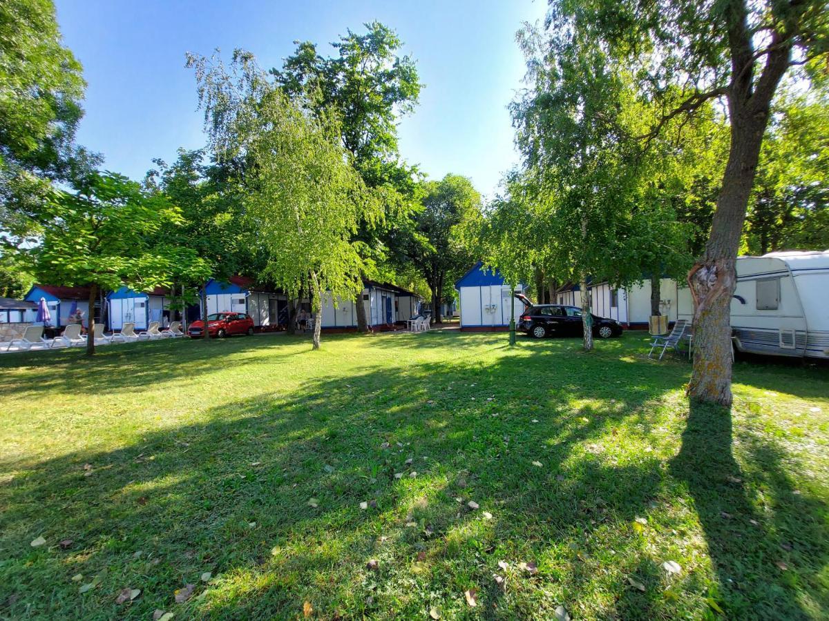 Tulipan Bungalow Camping Resort Gyenesdias Exterior photo