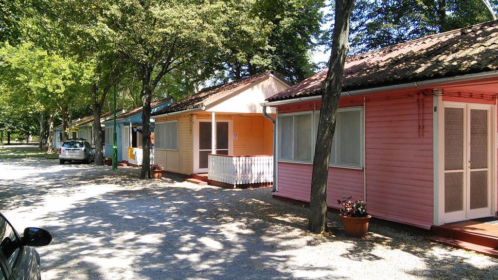 Tulipan Bungalow Camping Resort Gyenesdias Exterior photo
