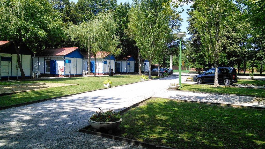 Tulipan Bungalow Camping Resort Gyenesdias Exterior photo